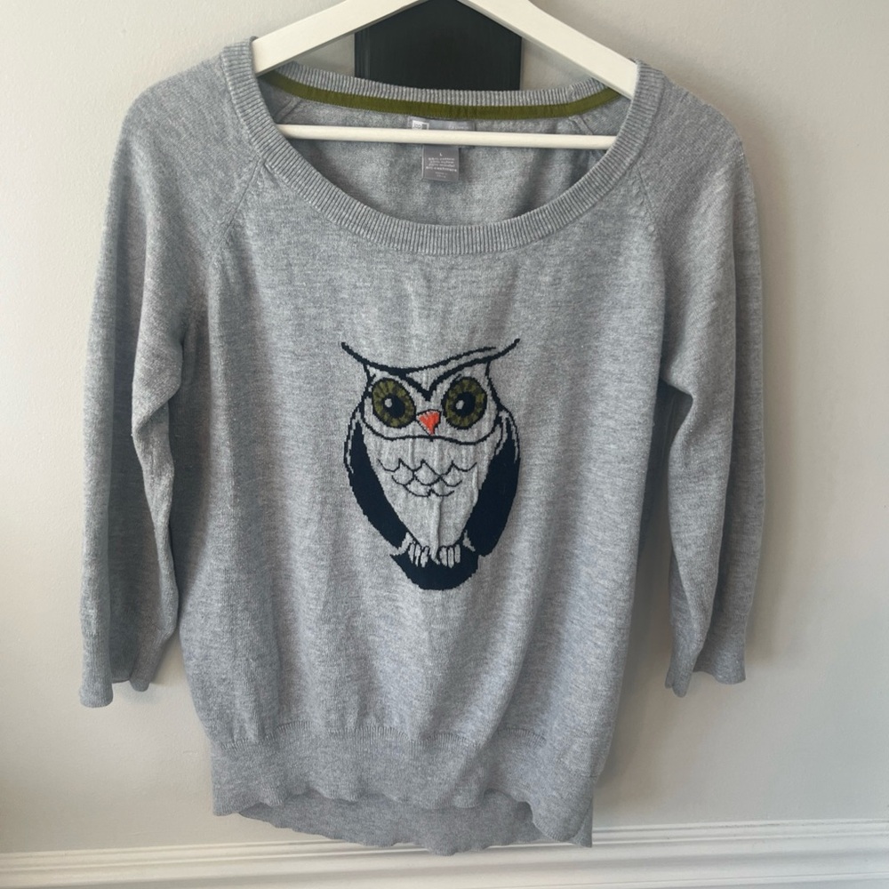 JCPenney Heather Gray Owl Motif Crew Neck Sweater